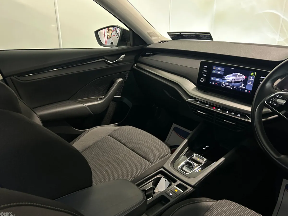 Skoda Octavia Hatchback, Diesel, 2023, Black