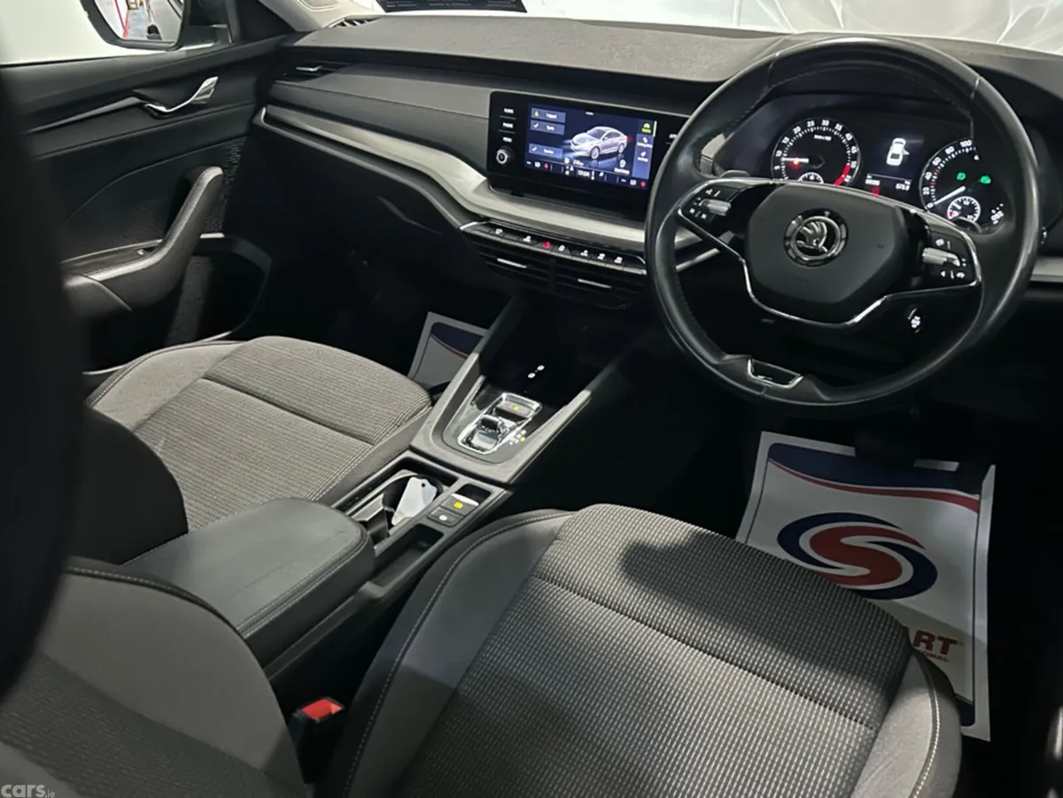 Skoda Octavia Hatchback, Diesel, 2023, Black