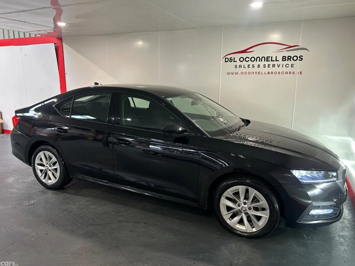 Skoda Octavia Hatchback, Diesel, 2023, Black