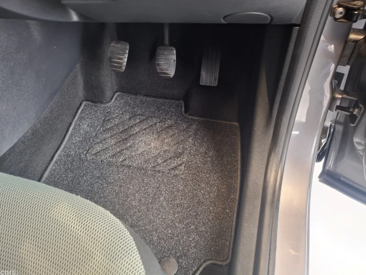 Renault Captur Hatchback, Diesel, 2016, Grey