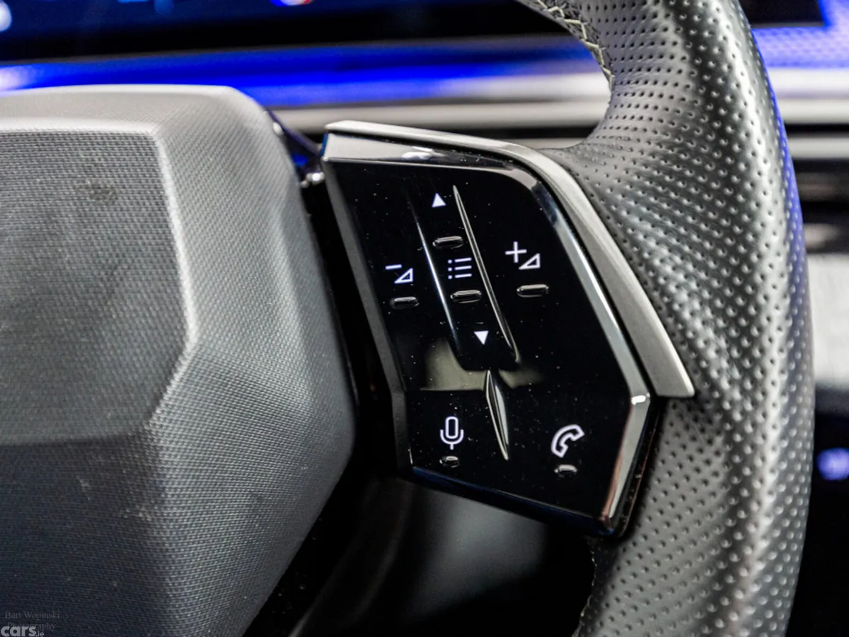 Peugeot 5008 SUV, Electric, 2025, Blue