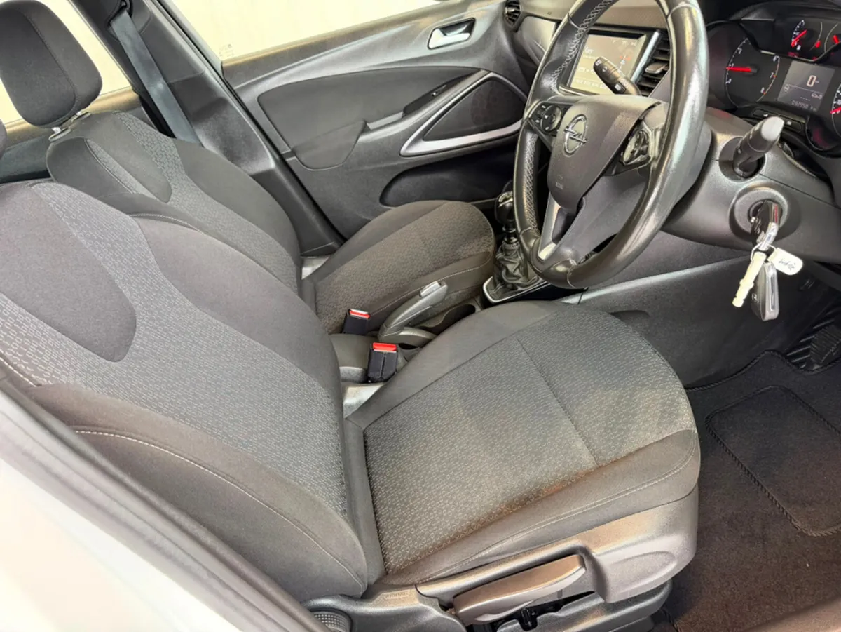 Opel Crossland X MPV, Petrol, 2023, White