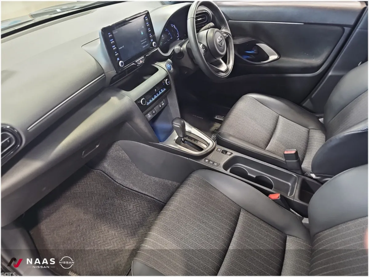 Toyota Yaris Cross MPV, Petrol Hybrid, 2023, Black