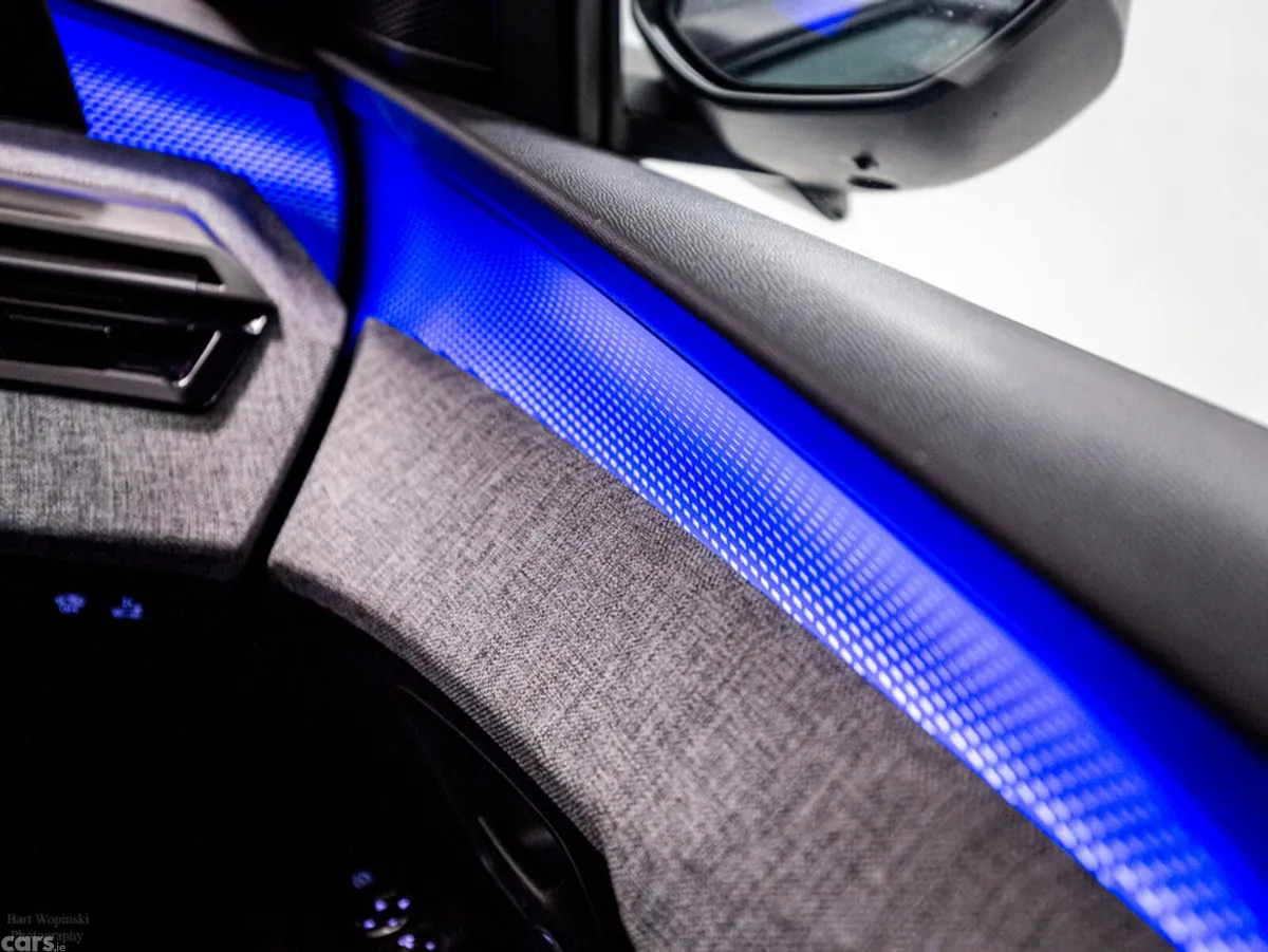 Peugeot 5008 SUV, Electric, 2025, Blue
