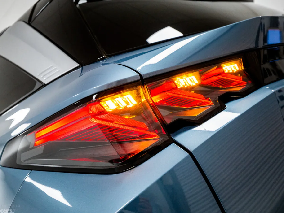 Peugeot 5008 SUV, Electric, 2025, Blue