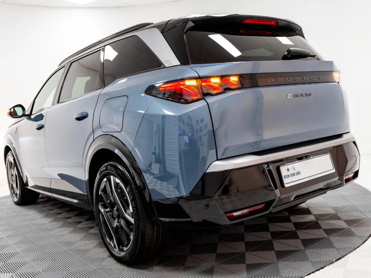 Peugeot 5008 SUV, Electric, 2025, Blue