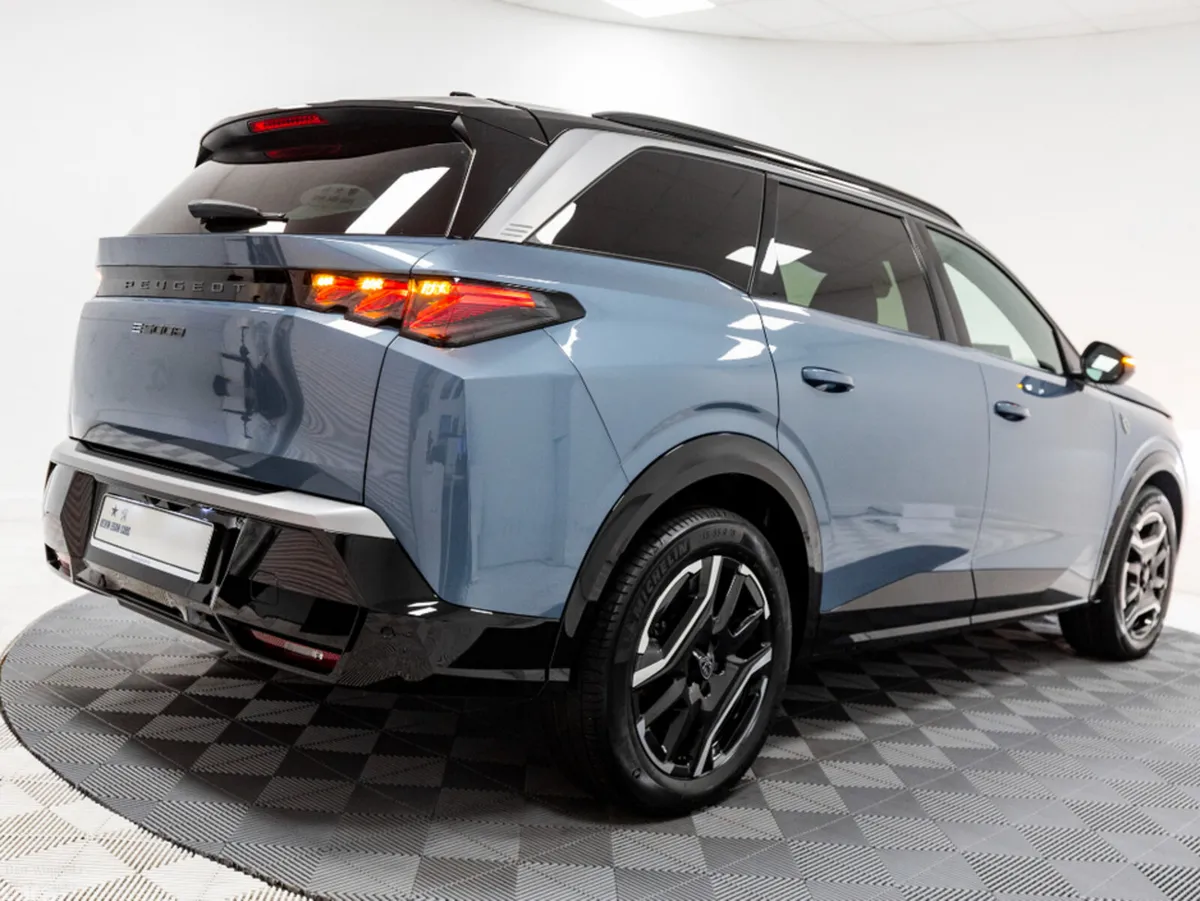 Peugeot 5008 SUV, Electric, 2025, Blue