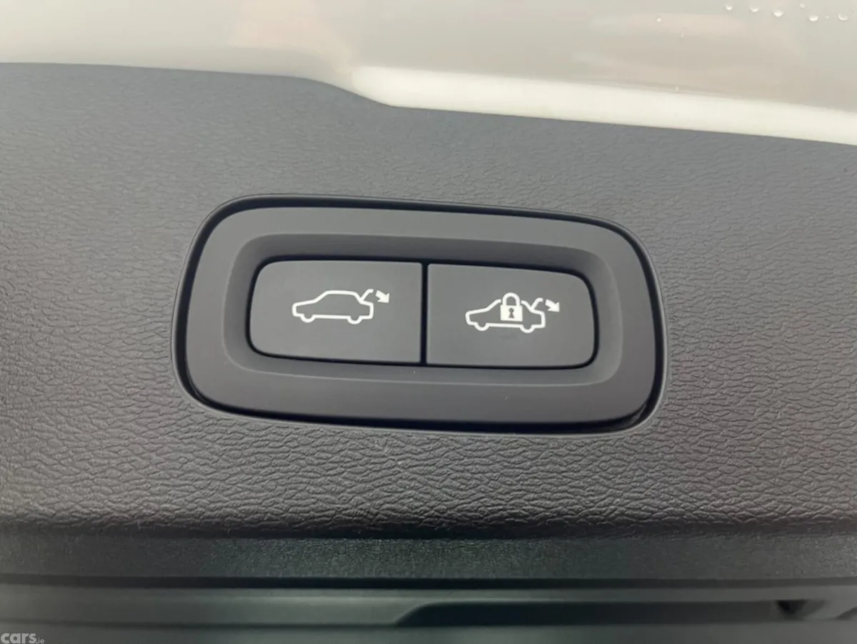 Volvo V60 Estate, Petrol Hybrid, 2020, White