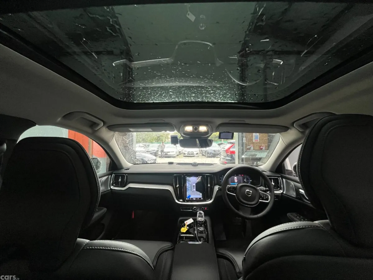 Volvo V60 Estate, Petrol Hybrid, 2023, Black