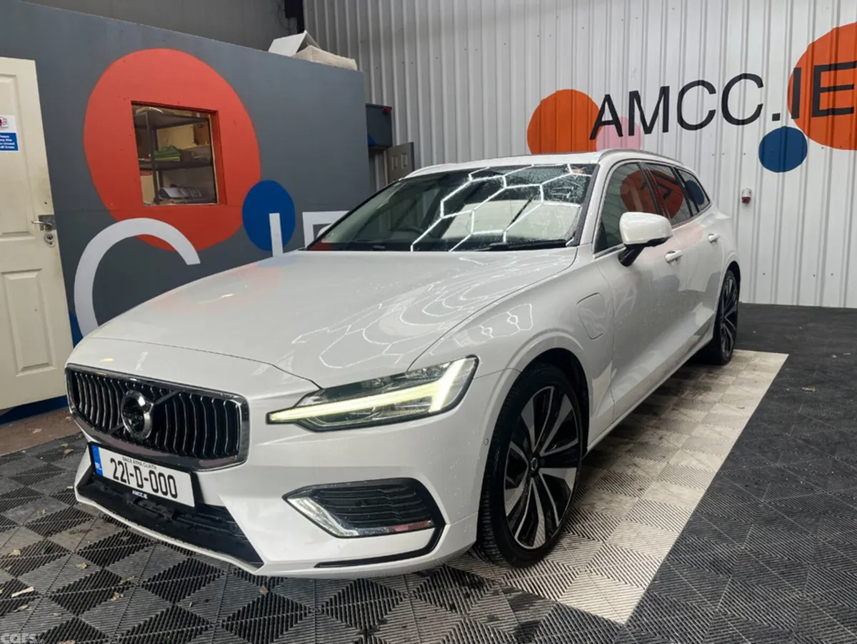 Volvo V60 Estate, Petrol Hybrid, 2022, White