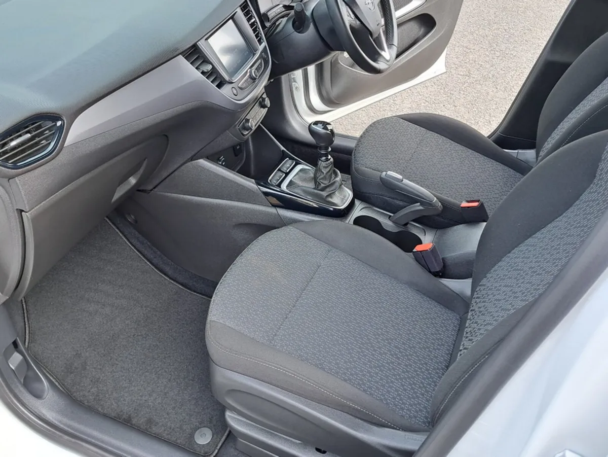 Opel Crossland SUV, Petrol, 2024, White