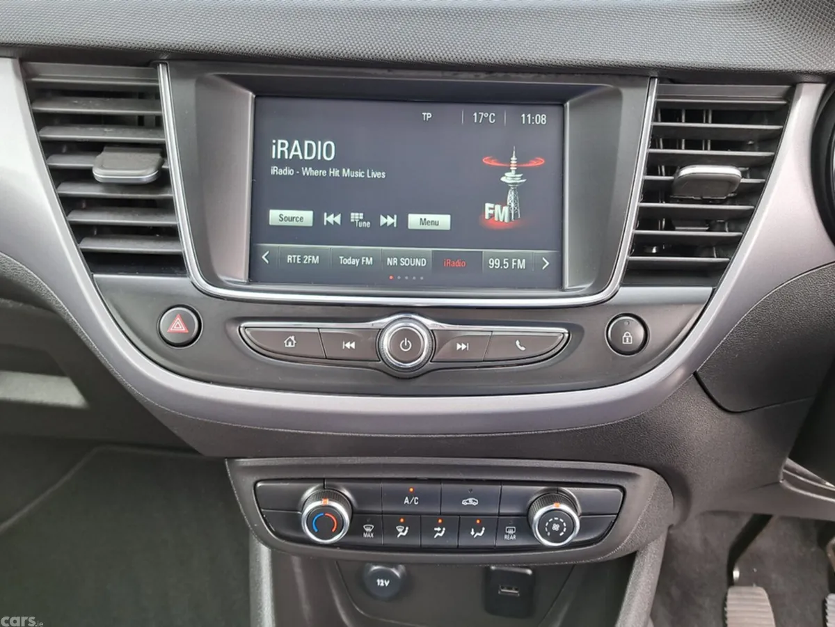 Opel Crossland SUV, Petrol, 2024, White
