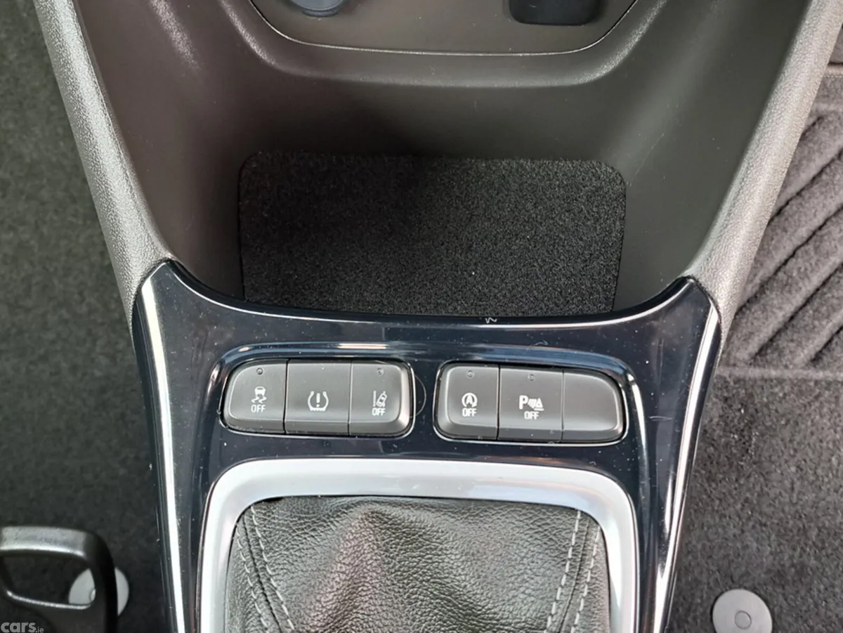 Opel Crossland SUV, Petrol, 2024, White