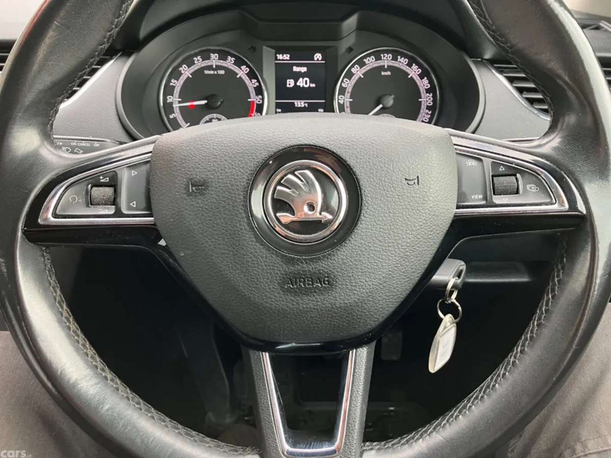 Skoda Octavia Hatchback, Diesel, 2019, Brown