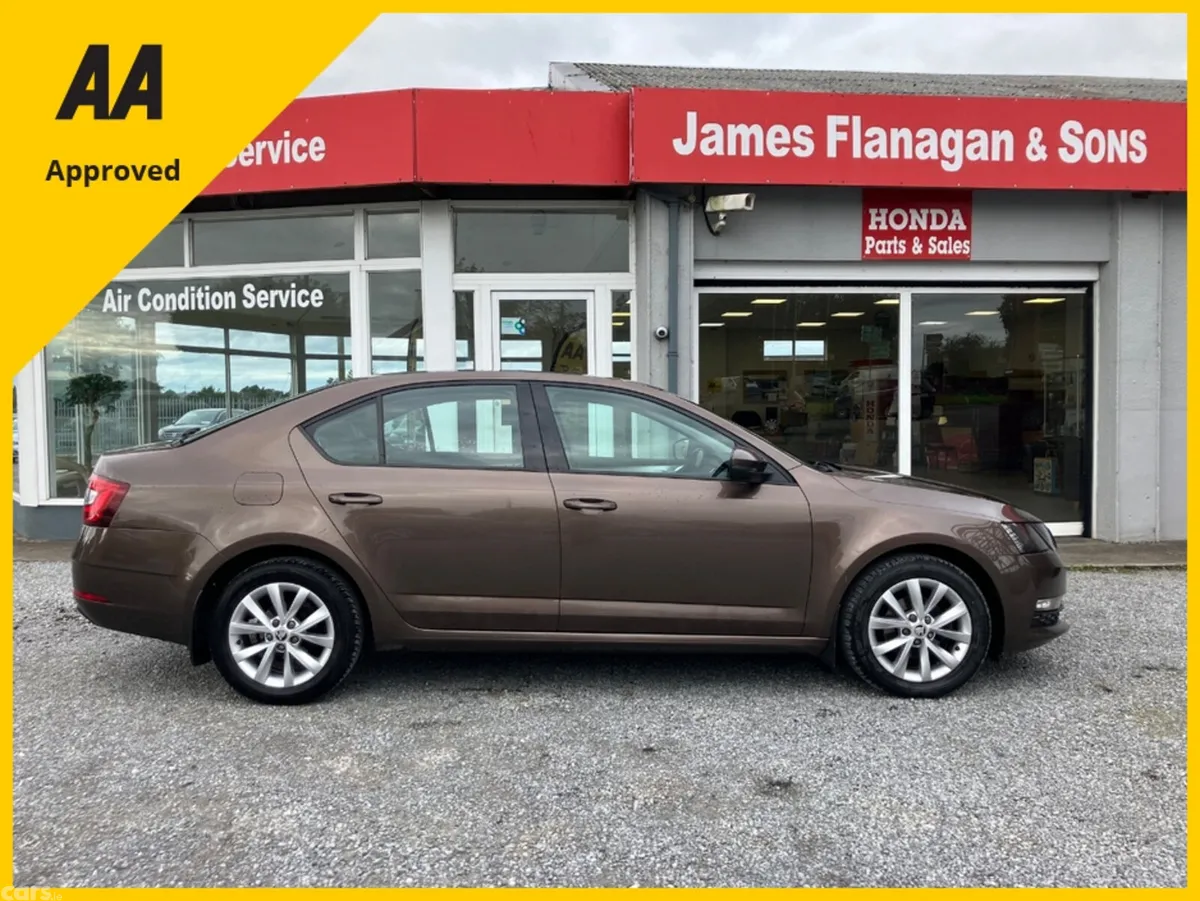 Skoda Octavia Hatchback, Diesel, 2019, Brown