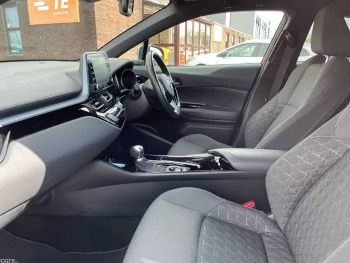 Toyota C-HR SUV, Petrol Hybrid, 2020, Grey