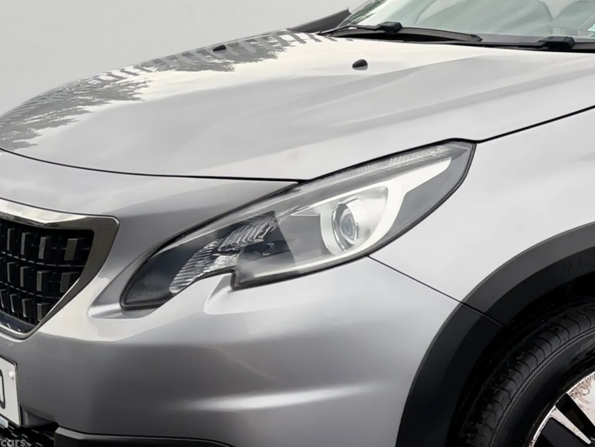 Peugeot 2008 Hatchback, Petrol, 2017, Grey
