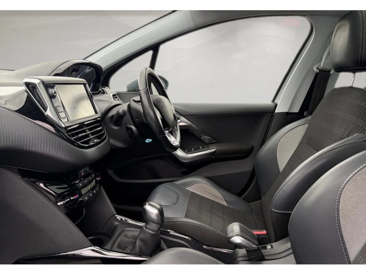 Peugeot 2008 Hatchback, Petrol, 2017, Grey