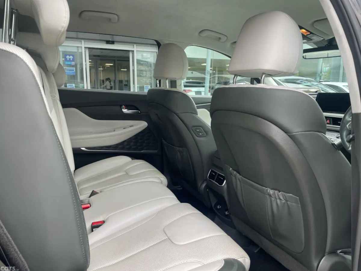 Hyundai Santa Fe Estate, Petrol Plug-in Hybrid, 2021, Black