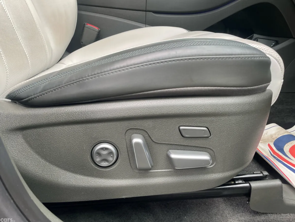Hyundai Santa Fe Estate, Petrol Plug-in Hybrid, 2021, Black