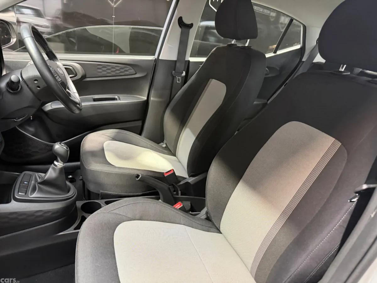 Hyundai i10 Hatchback, Petrol, 2023, Grey