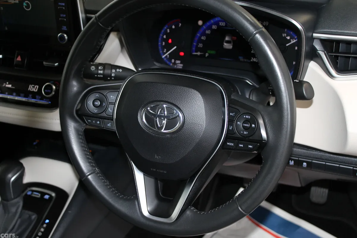 Toyota Corolla Saloon, Petrol Hybrid, 2019, Grey