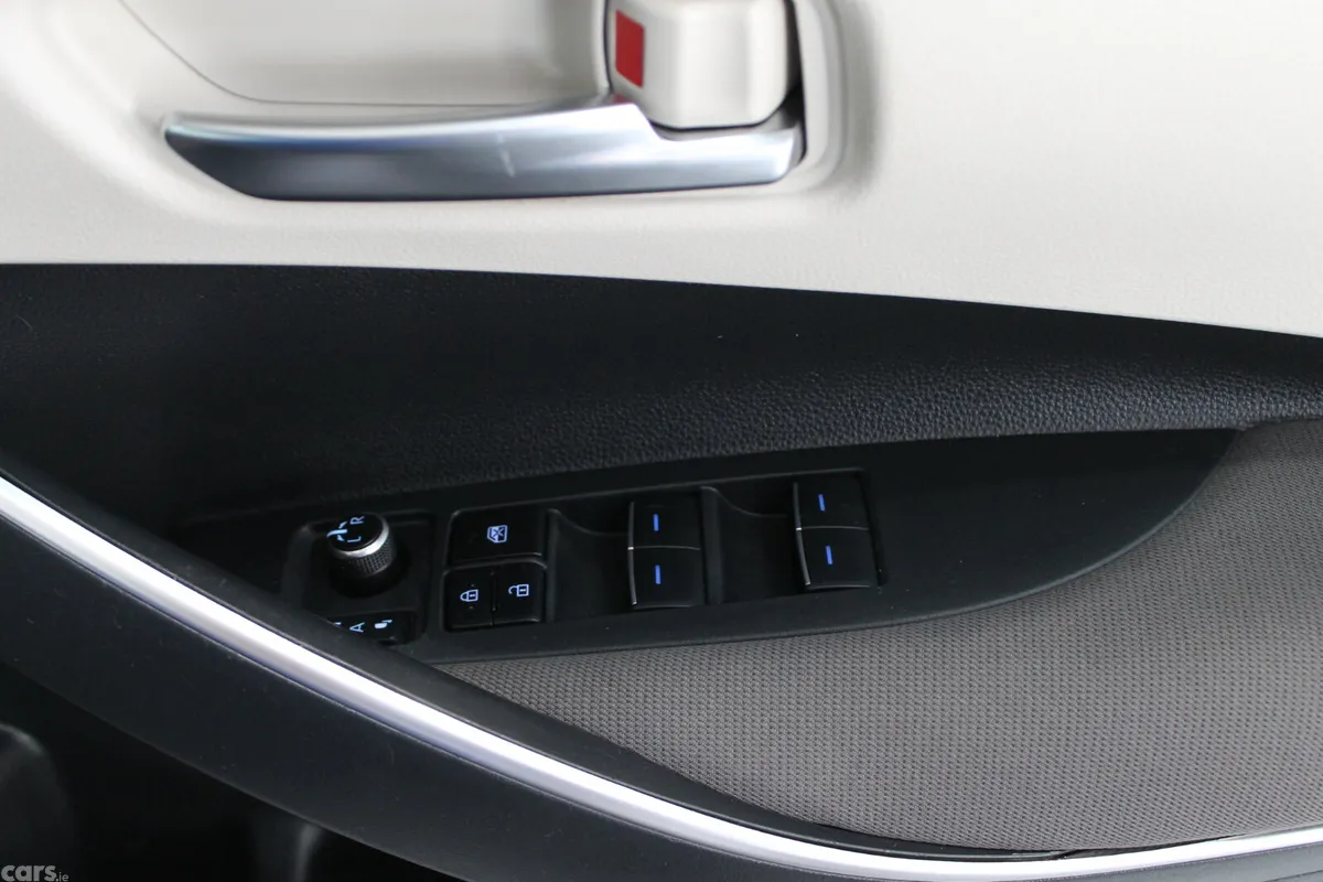 Toyota Corolla Saloon, Petrol Hybrid, 2019, Grey