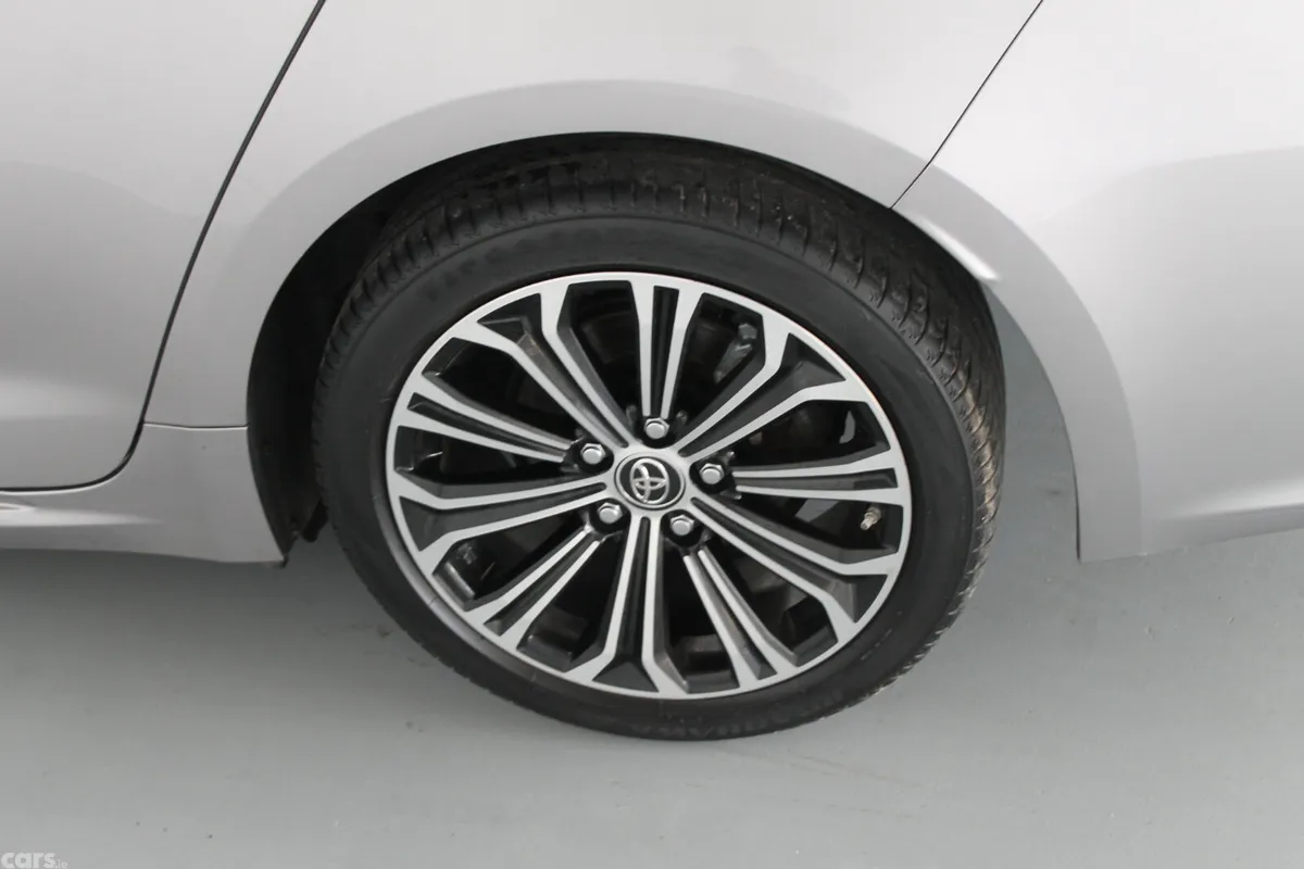 Toyota Corolla Saloon, Petrol Hybrid, 2019, Grey