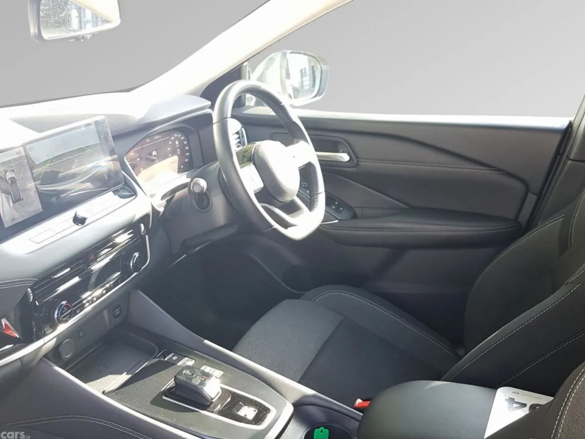 Nissan Qashqai MPV, Petrol Hybrid, 2023, Grey