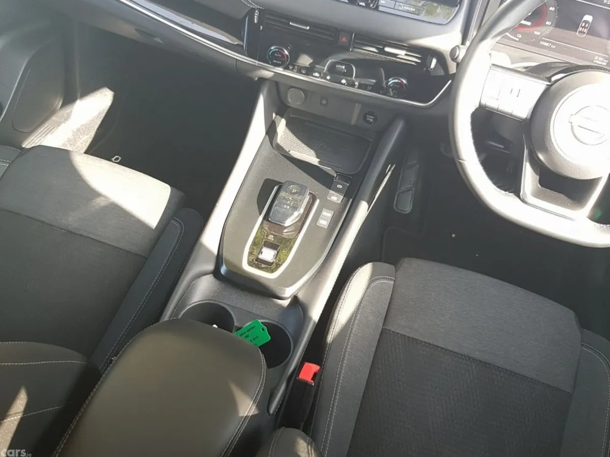 Nissan Qashqai MPV, Petrol Hybrid, 2023, Grey