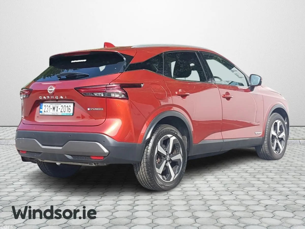 Nissan Qashqai MPV, Petrol, 2023, Red