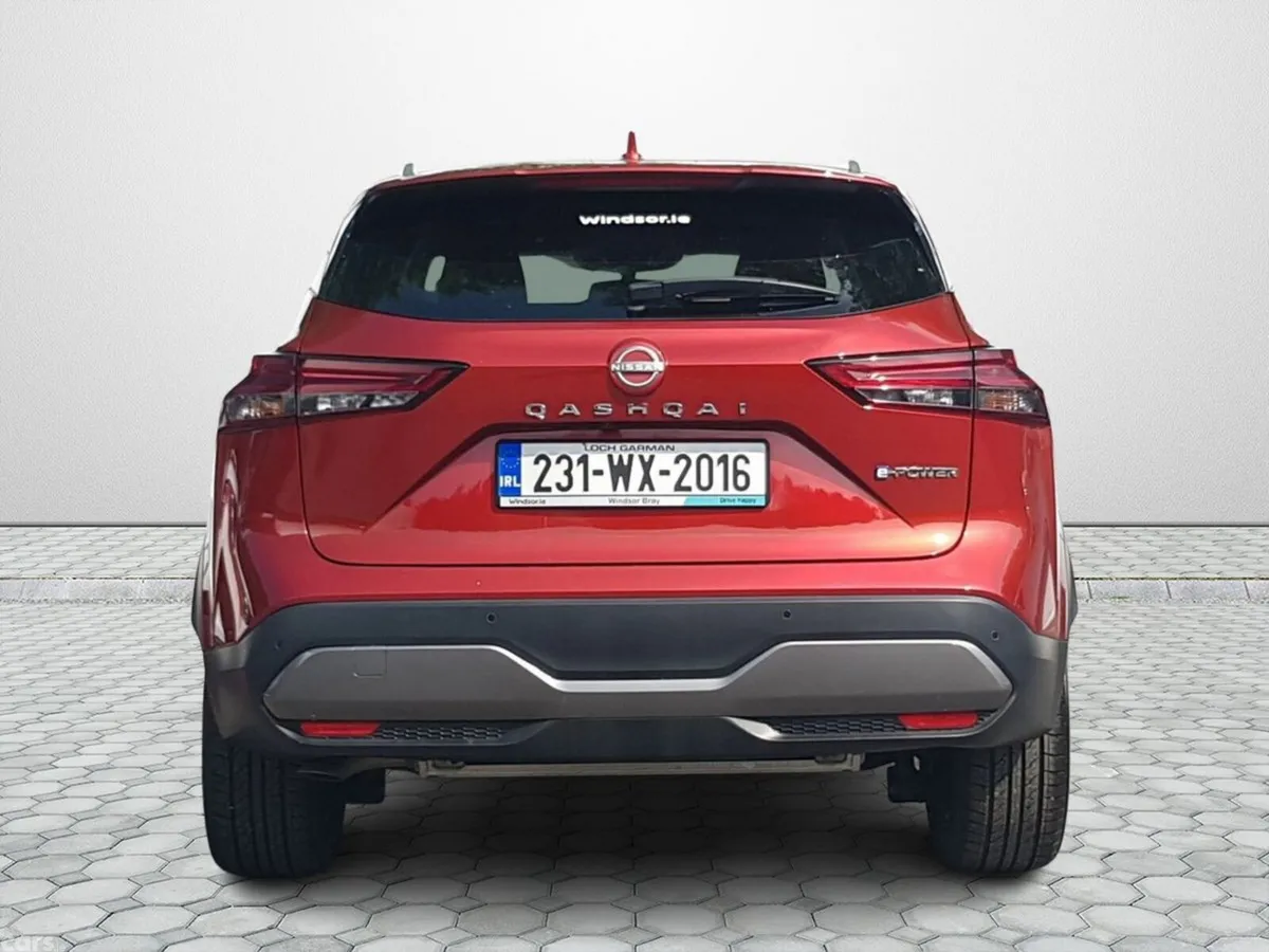 Nissan Qashqai MPV, Petrol, 2023, Red