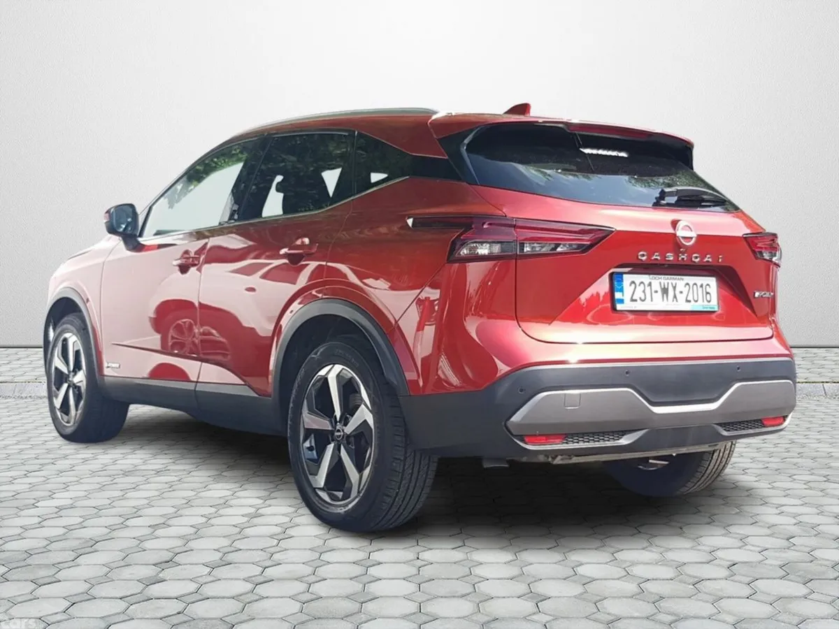 Nissan Qashqai MPV, Petrol, 2023, Red