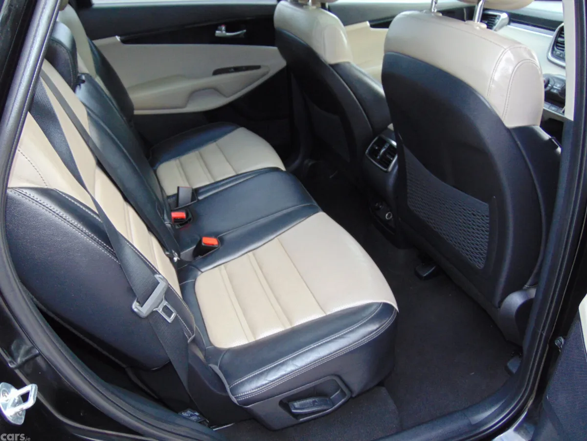 Kia Sorento SUV, Diesel, 2016, Black