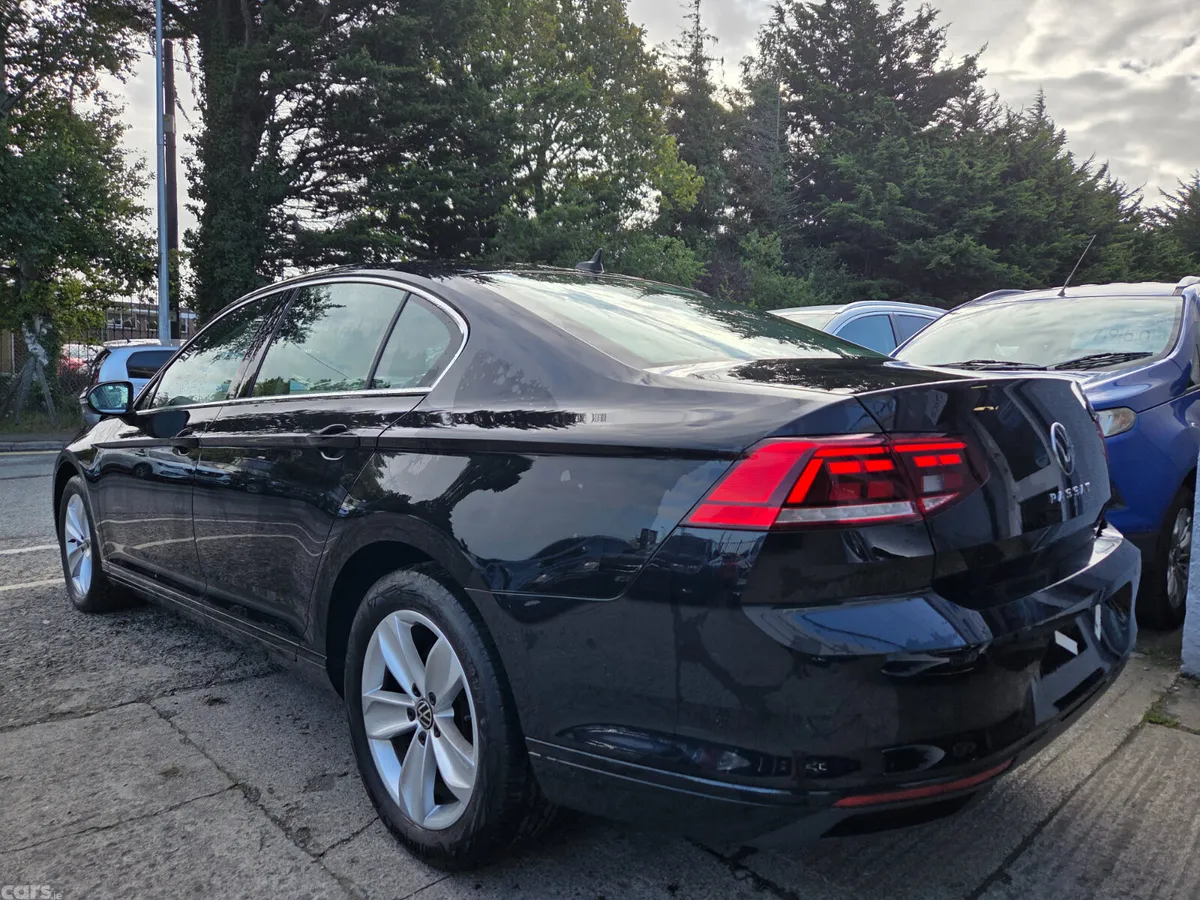 Volkswagen Passat Saloon, Diesel, 2021, Black