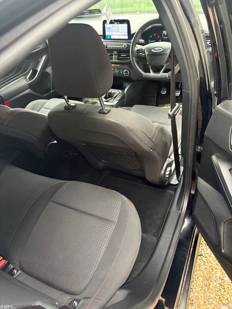 Ford Focus Hatchback, Diesel, 2019, Black