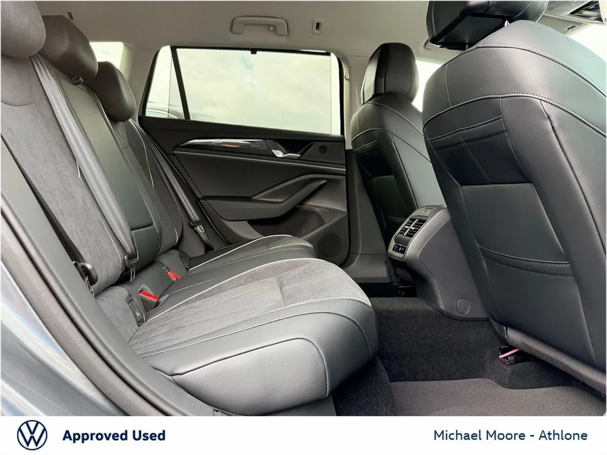 Volkswagen Passat Estate, Diesel, 2026, Grey