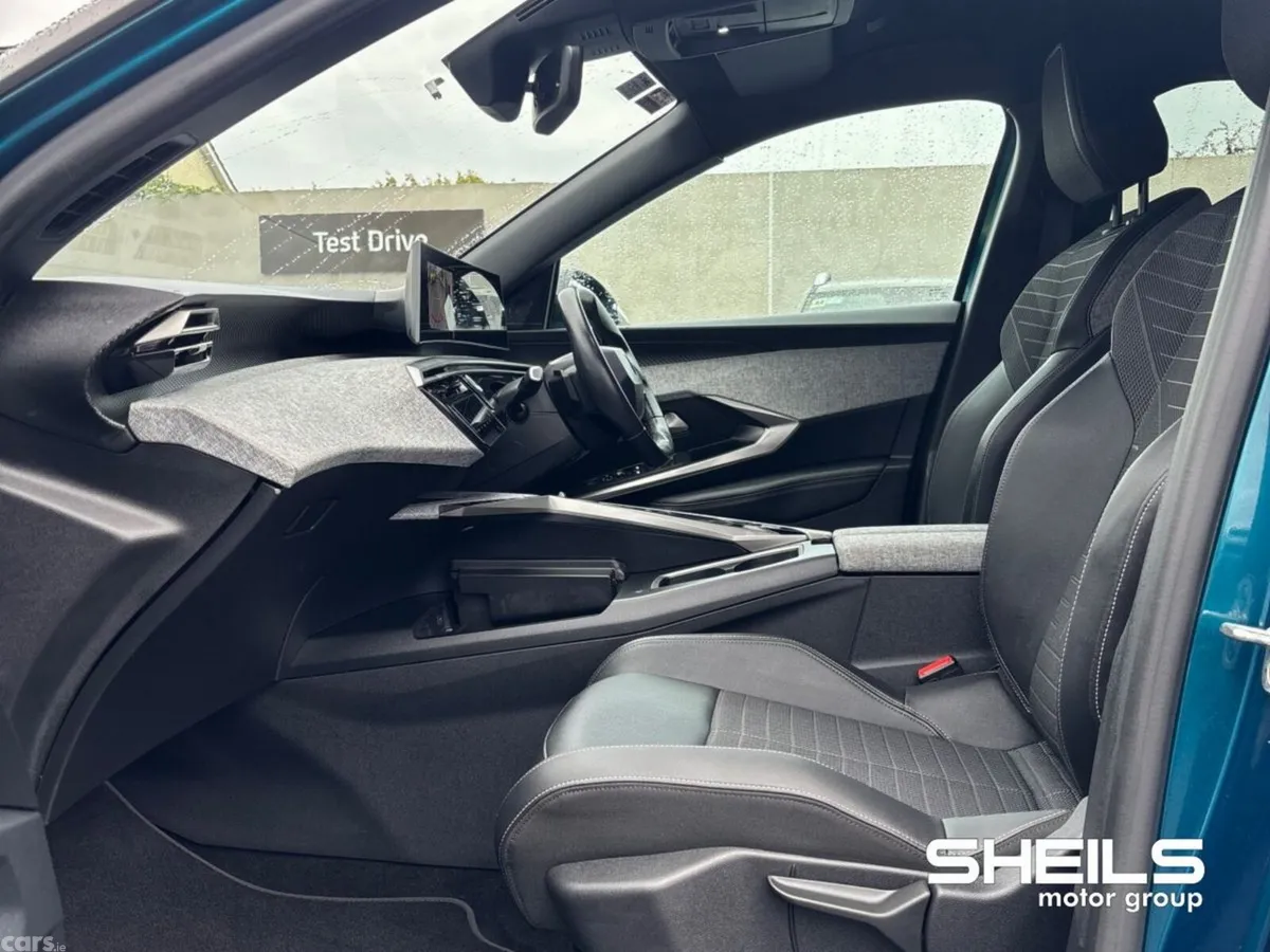 Peugeot 3008 MPV, Electric, 2024, Blue