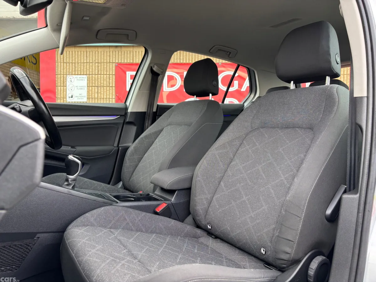 Volkswagen Golf Estate, Petrol, 2021, Grey