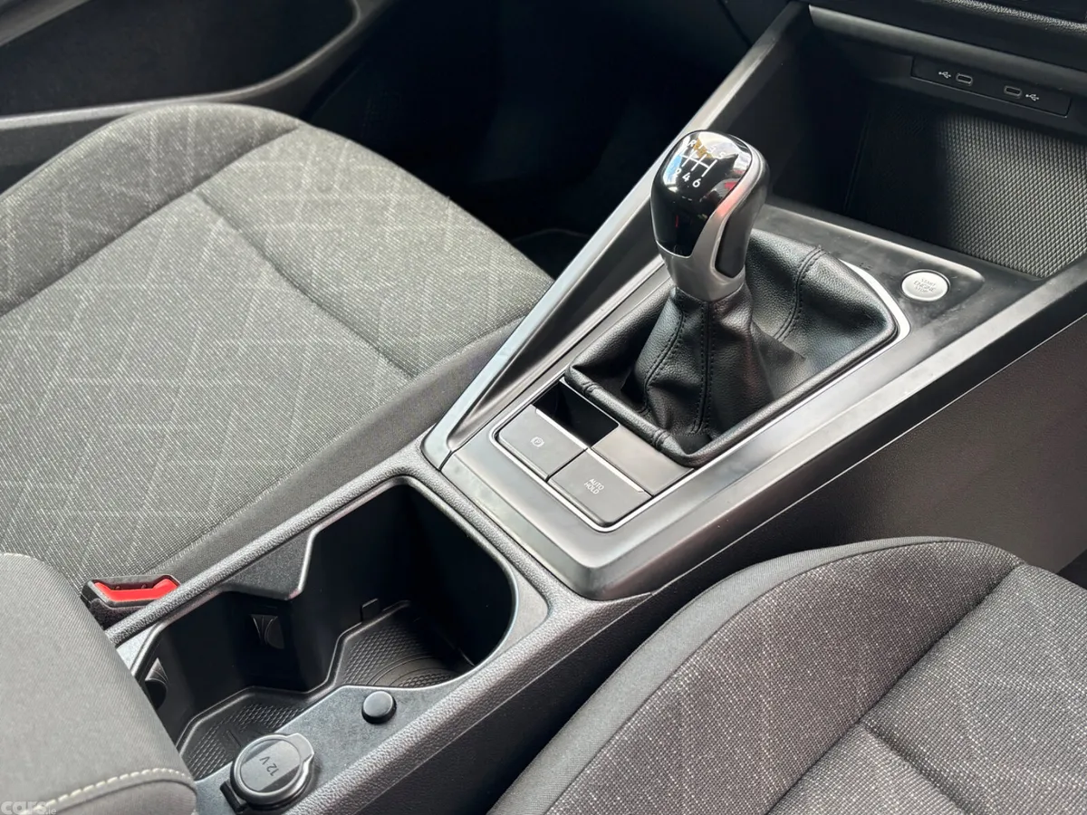 Volkswagen Golf Estate, Petrol, 2021, Grey