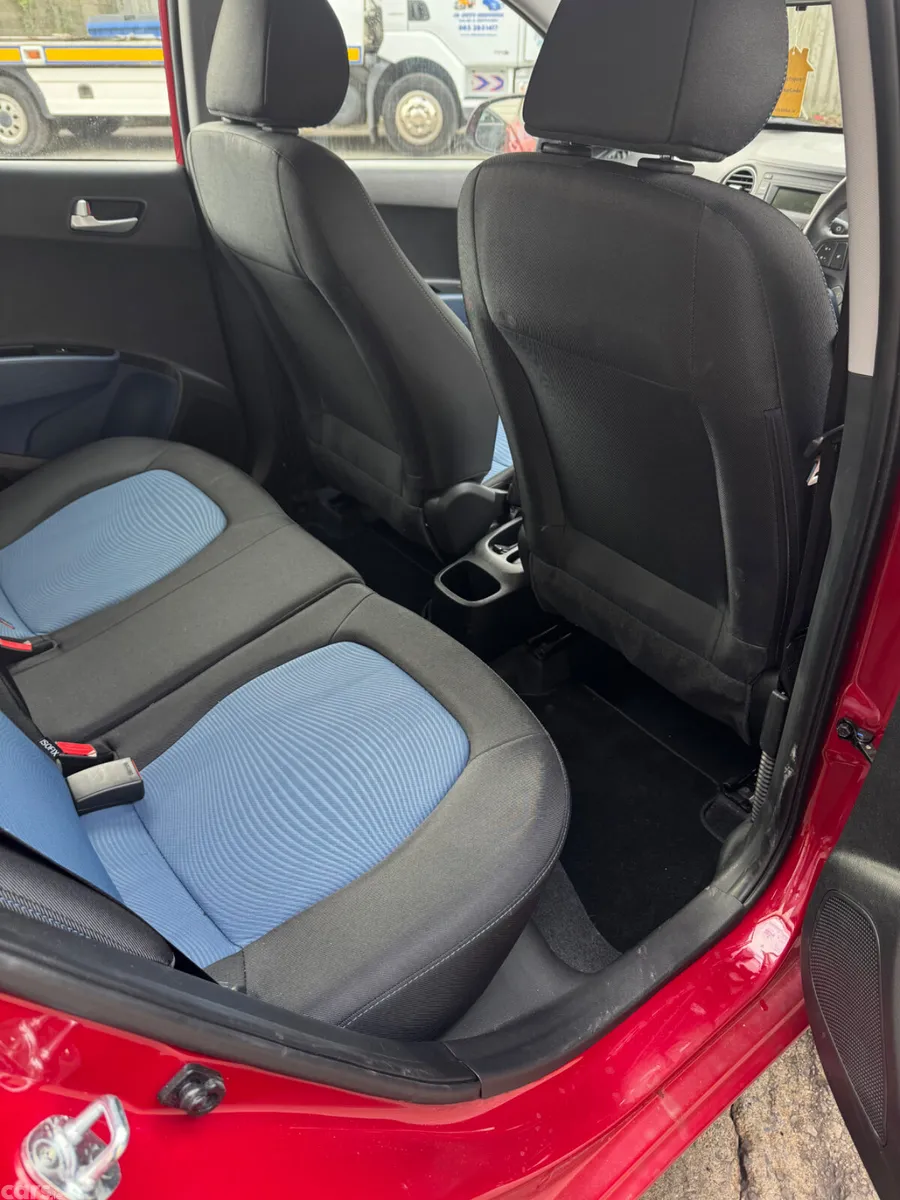 Hyundai i10 Hatchback, Petrol, 2017, Red
