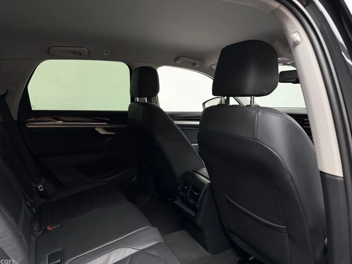 Volkswagen Touareg SUV, Diesel, 2019, Black