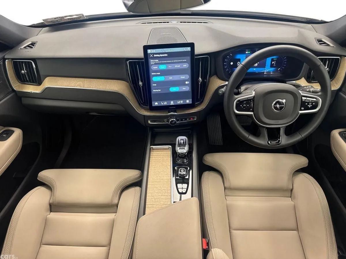 Volvo XC60 SUV, Petrol Plug-in Hybrid, 2025, White