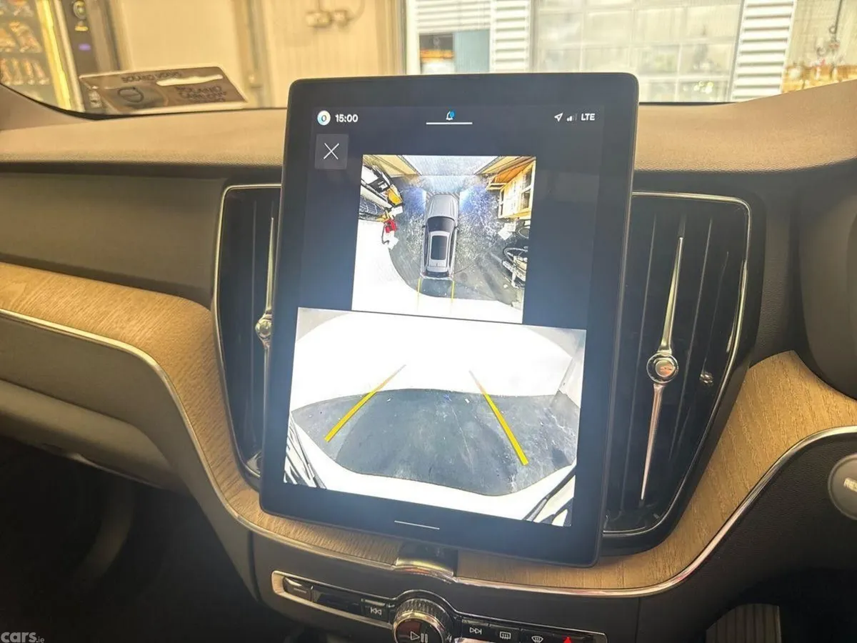 Volvo XC60 SUV, Petrol Plug-in Hybrid, 2025, White