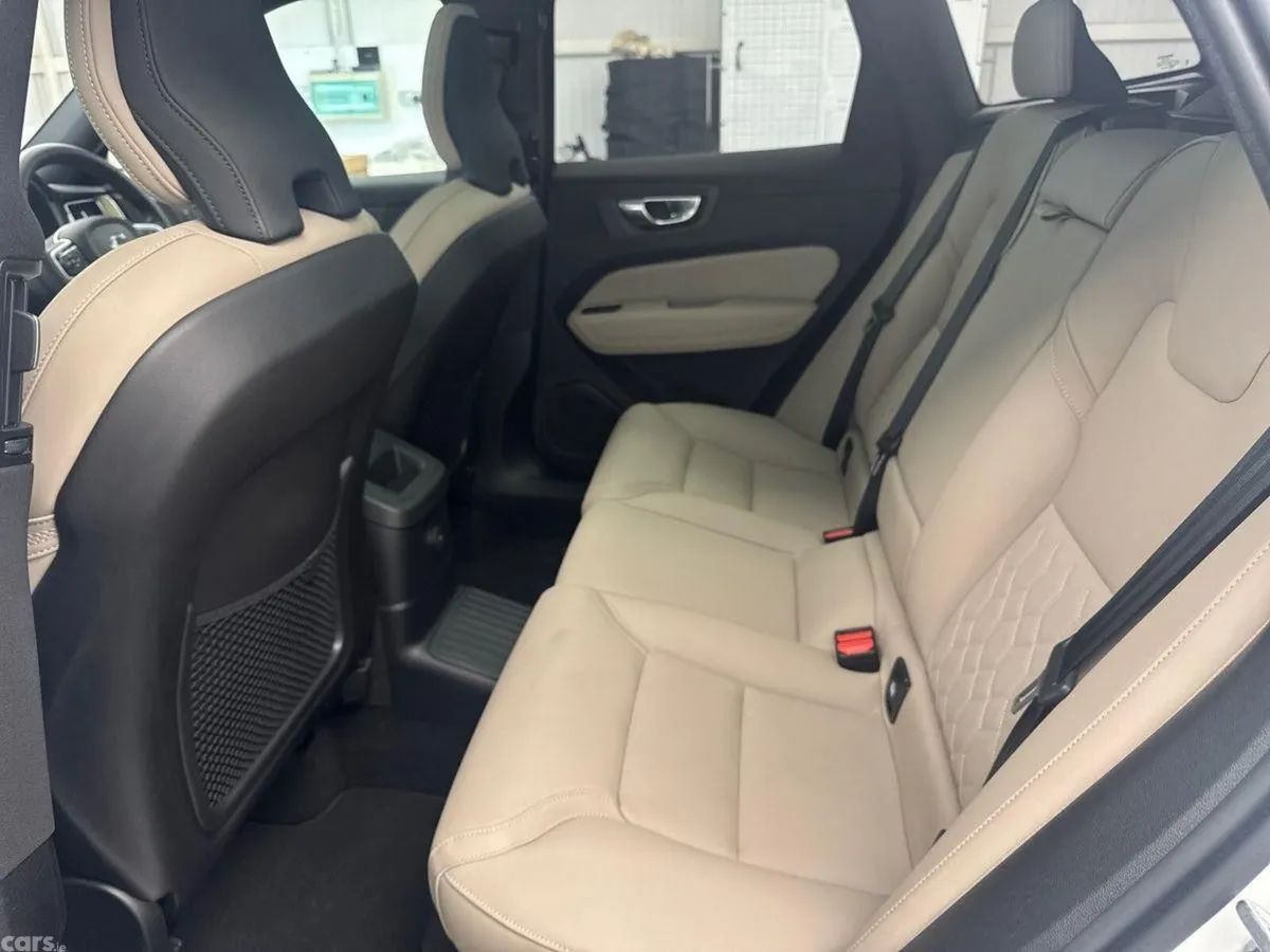 Volvo XC60 SUV, Petrol Plug-in Hybrid, 2025, White