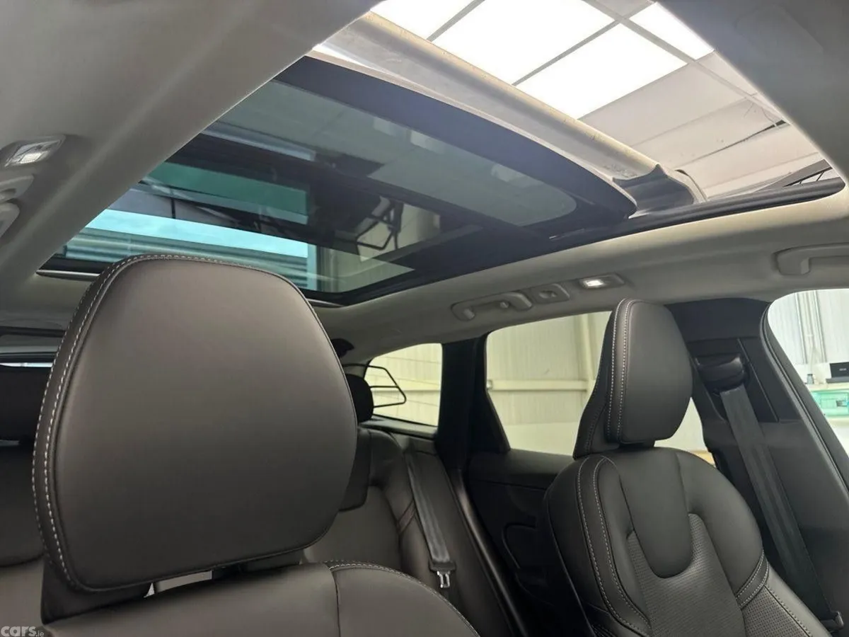 Volvo XC60 SUV, Petrol Plug-in Hybrid, 2024, Grey
