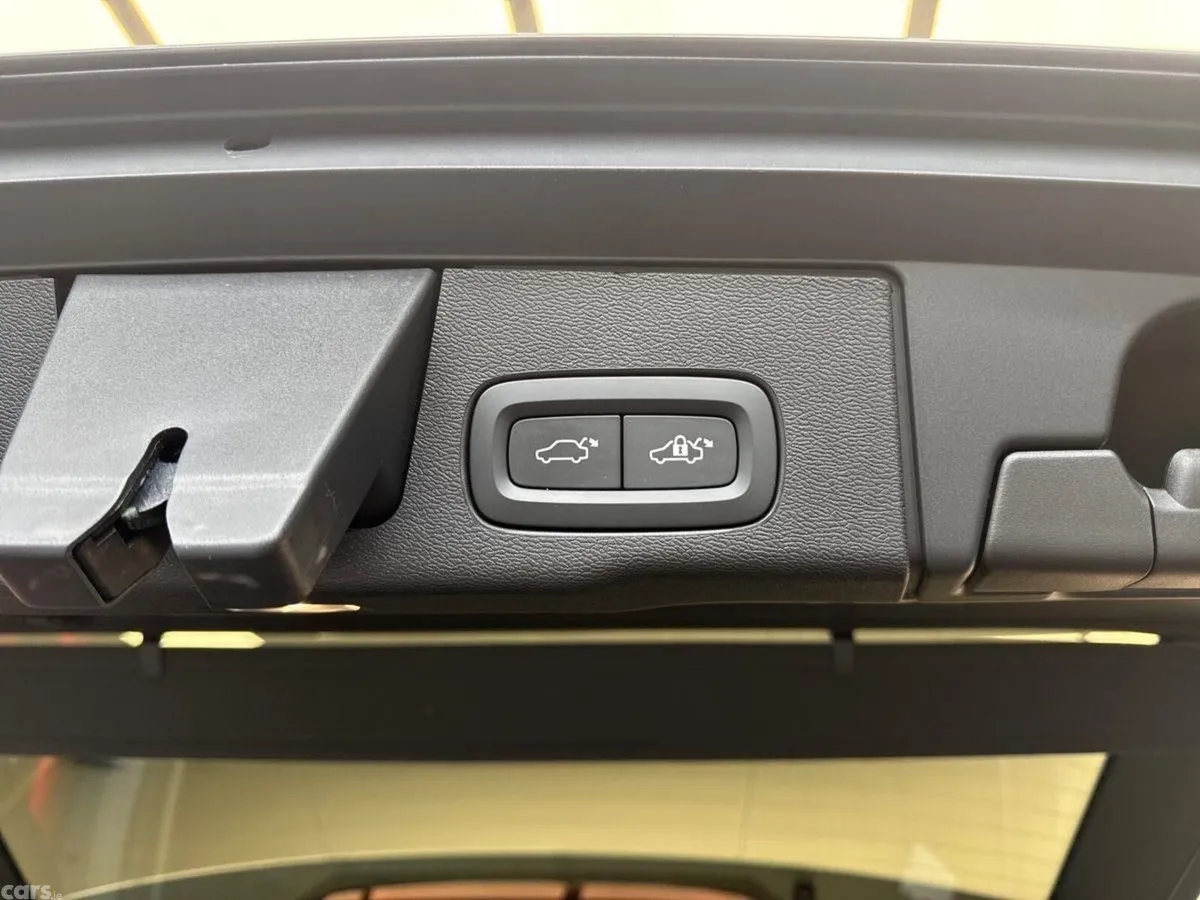 Volvo XC60 SUV, Petrol Plug-in Hybrid, 2024, Grey