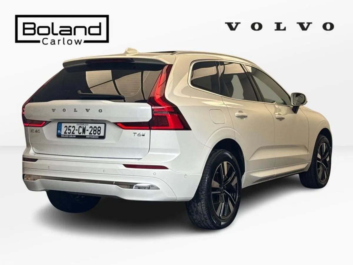 Volvo XC60 SUV, Petrol Plug-in Hybrid, 2025, White