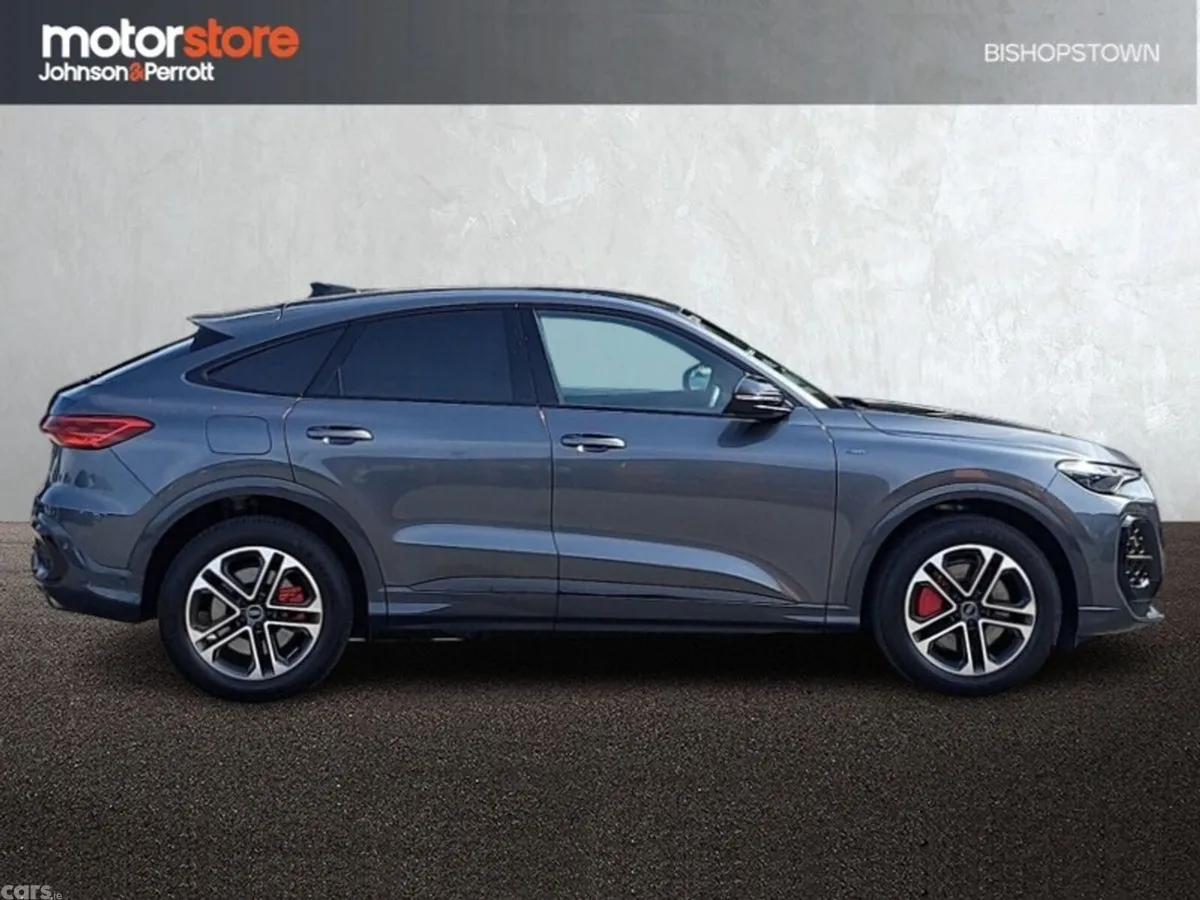 Audi Q5 SUV, Petrol Plug-in Hybrid, 2026, Grey