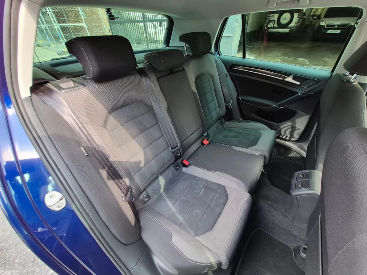 Volkswagen Golf Hatchback, Petrol, 2019, Blue